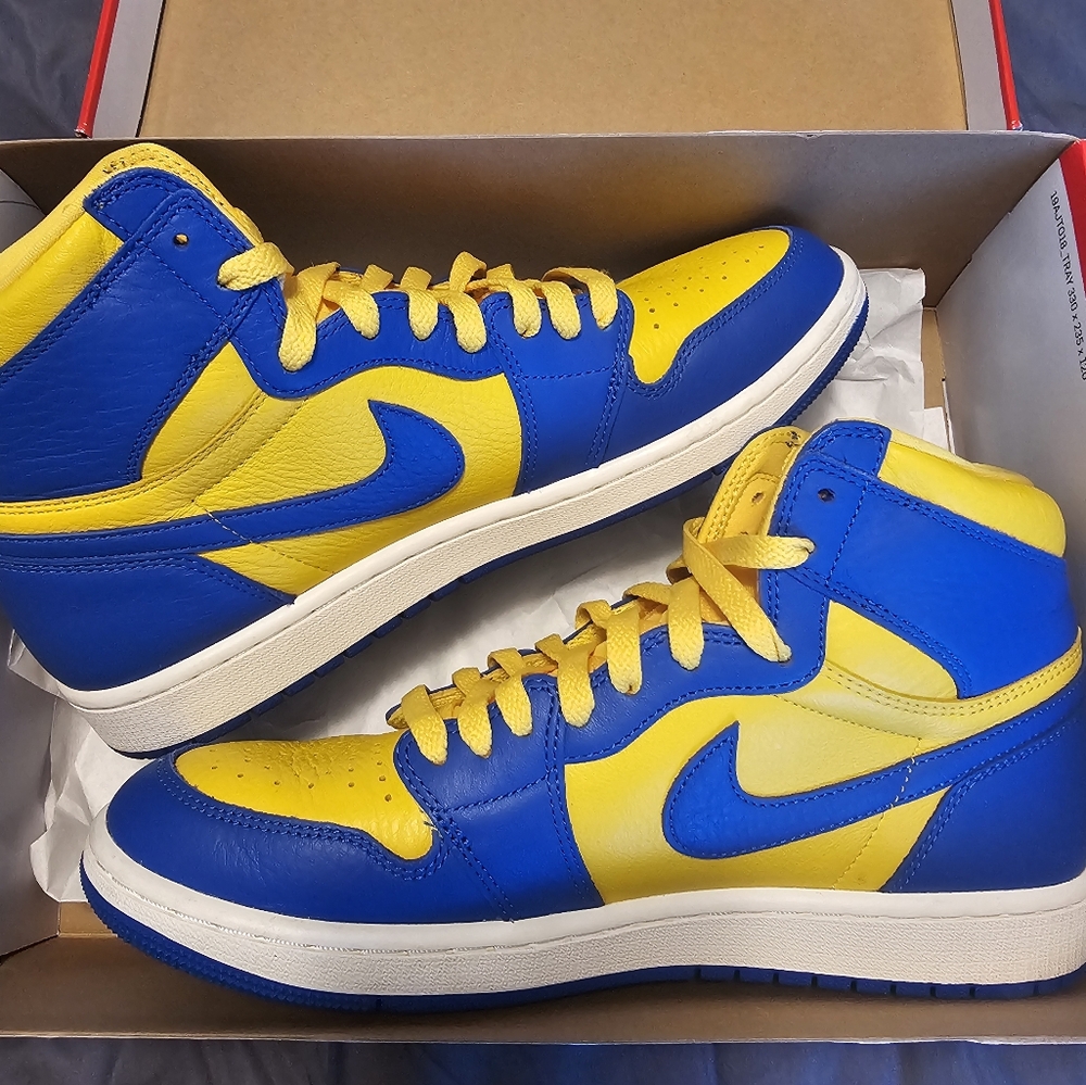 Jordan 1 Retro High OG Size 10.5W Reverse Laney - Picture 2 of 5